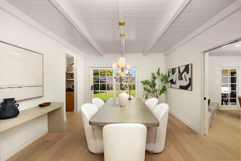 5949 South Garth Avenue , Los Angeles, CA 90056, Los Angeles, California, United States. - Photo 11