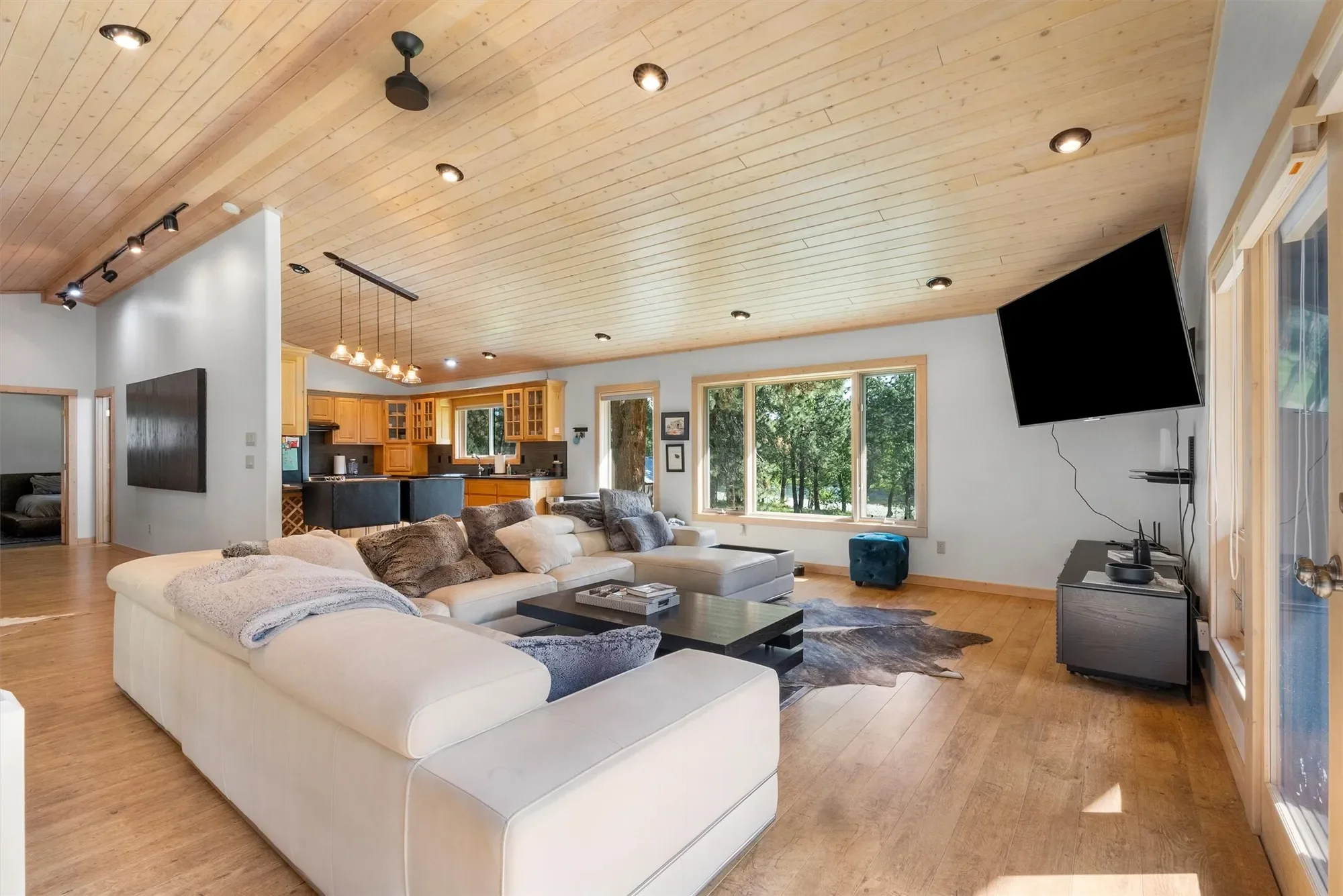 24 Russell Drive, Hamilton, Montana, United States. - Photo 72