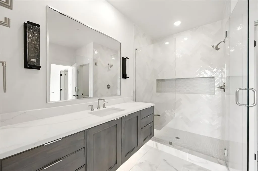 1364 Cherry Hills Lane, Irving, Texas, United States. - Photo 14