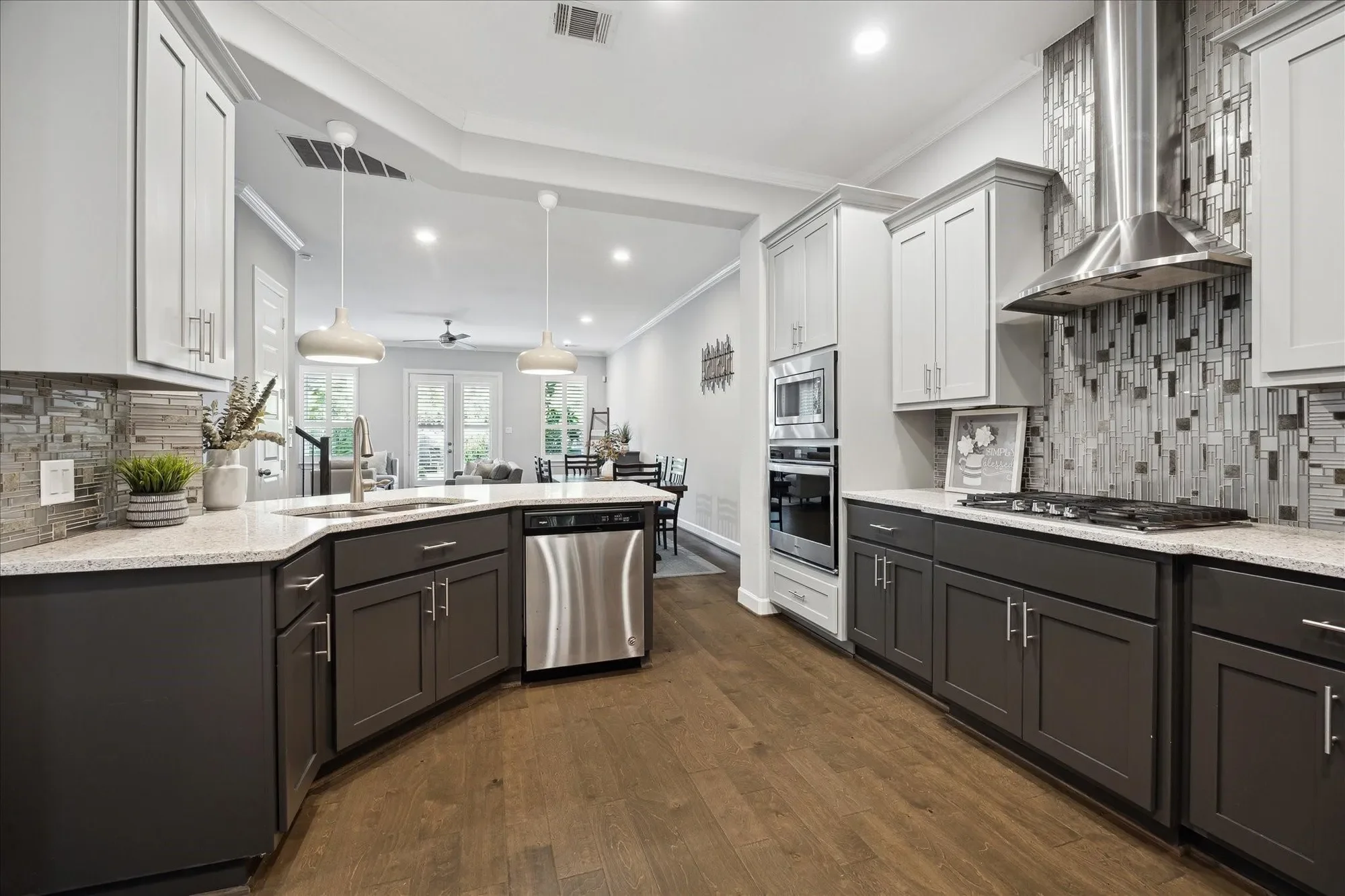 2430 Sheridan Street, Houston, Texas, United States. - Photo 2
