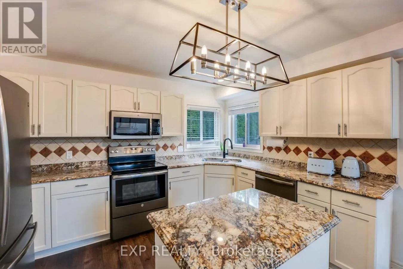 28 LORETTA DRIVE, Niagara-on-the-Lake, Ontario, Canada. - Photo 19