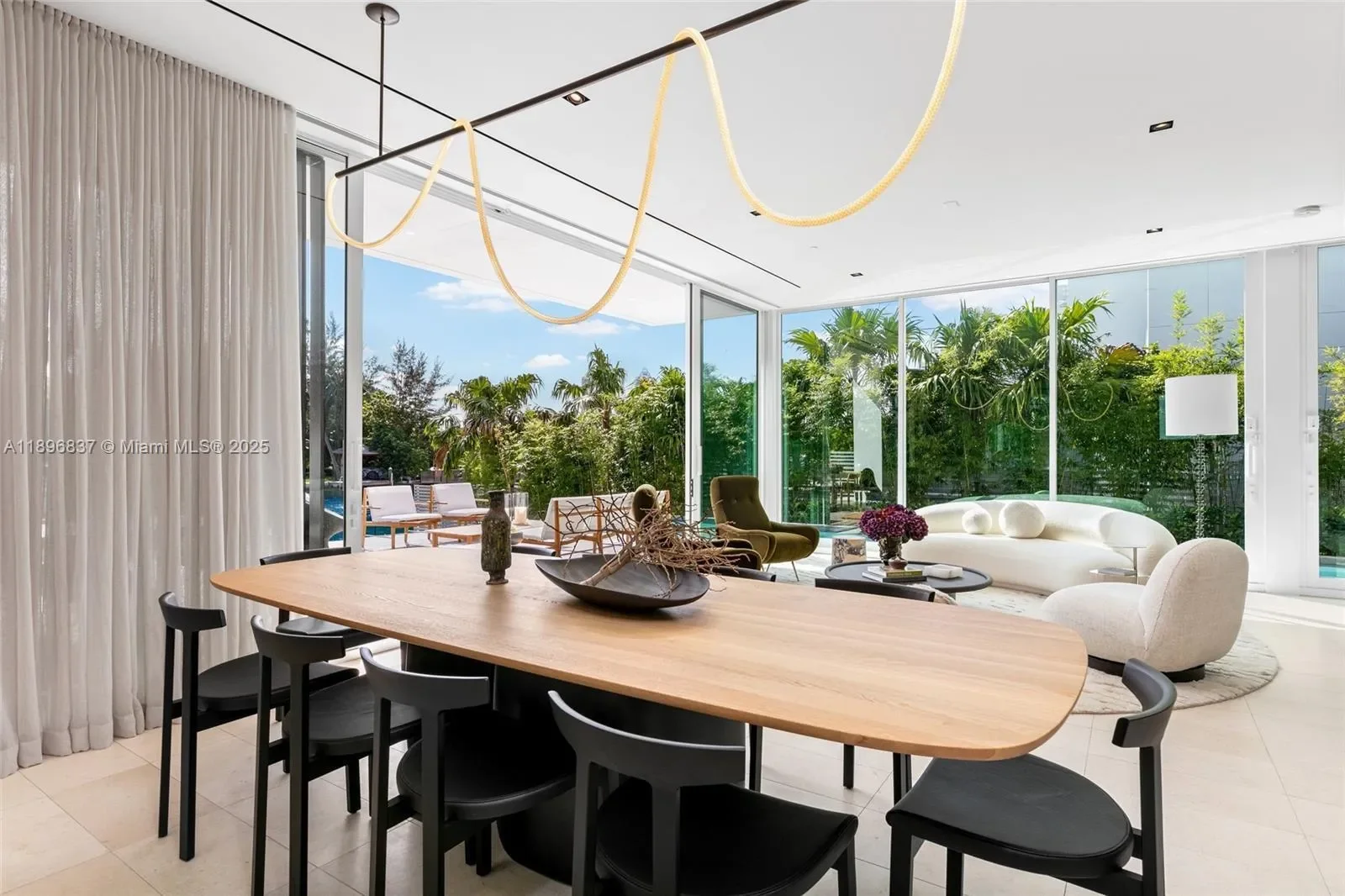 1081 W 48th St, Miami Beach, Florida, United States. - Photo 15