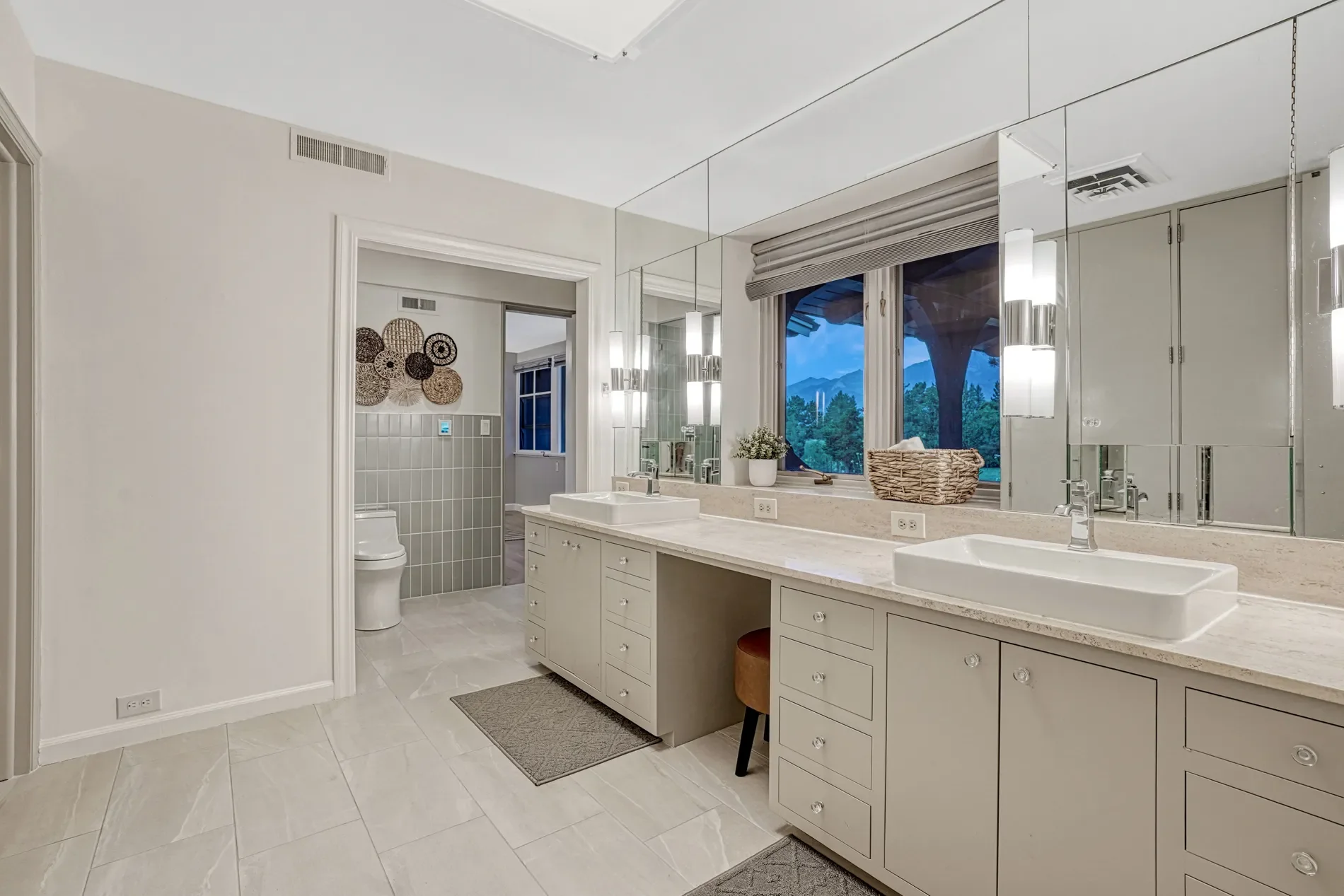 3440 Hill Circle , Colorado Springs, CO 80904, Colorado Springs, Colorado, United States. - Photo 13