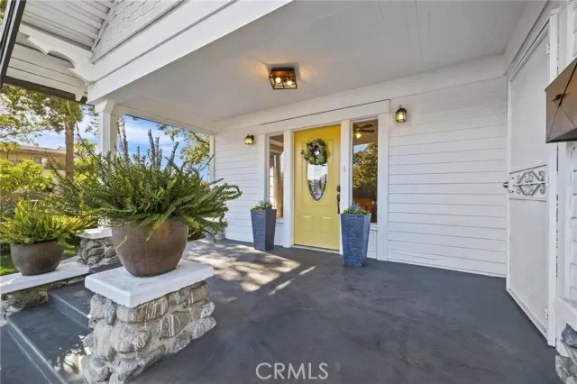 Exterior photo 2