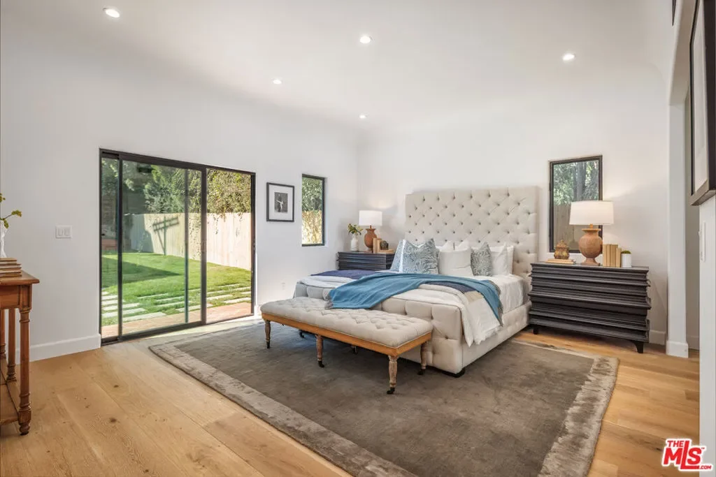 913 S Mullen Avenue, Los Angeles, California, United States. - Photo 42