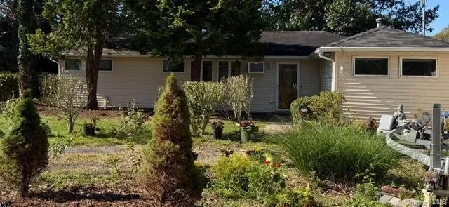 7 Swartout Place, Amityville, New York, United States. - Photo 7