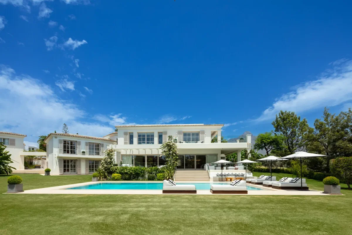 Exterior photo 5