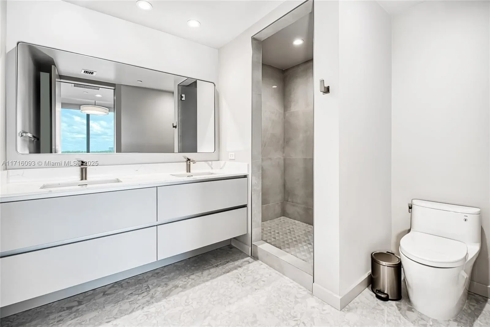 10295 Collins Ave 306, Bal Harbour, Florida, United States. - Photo 11