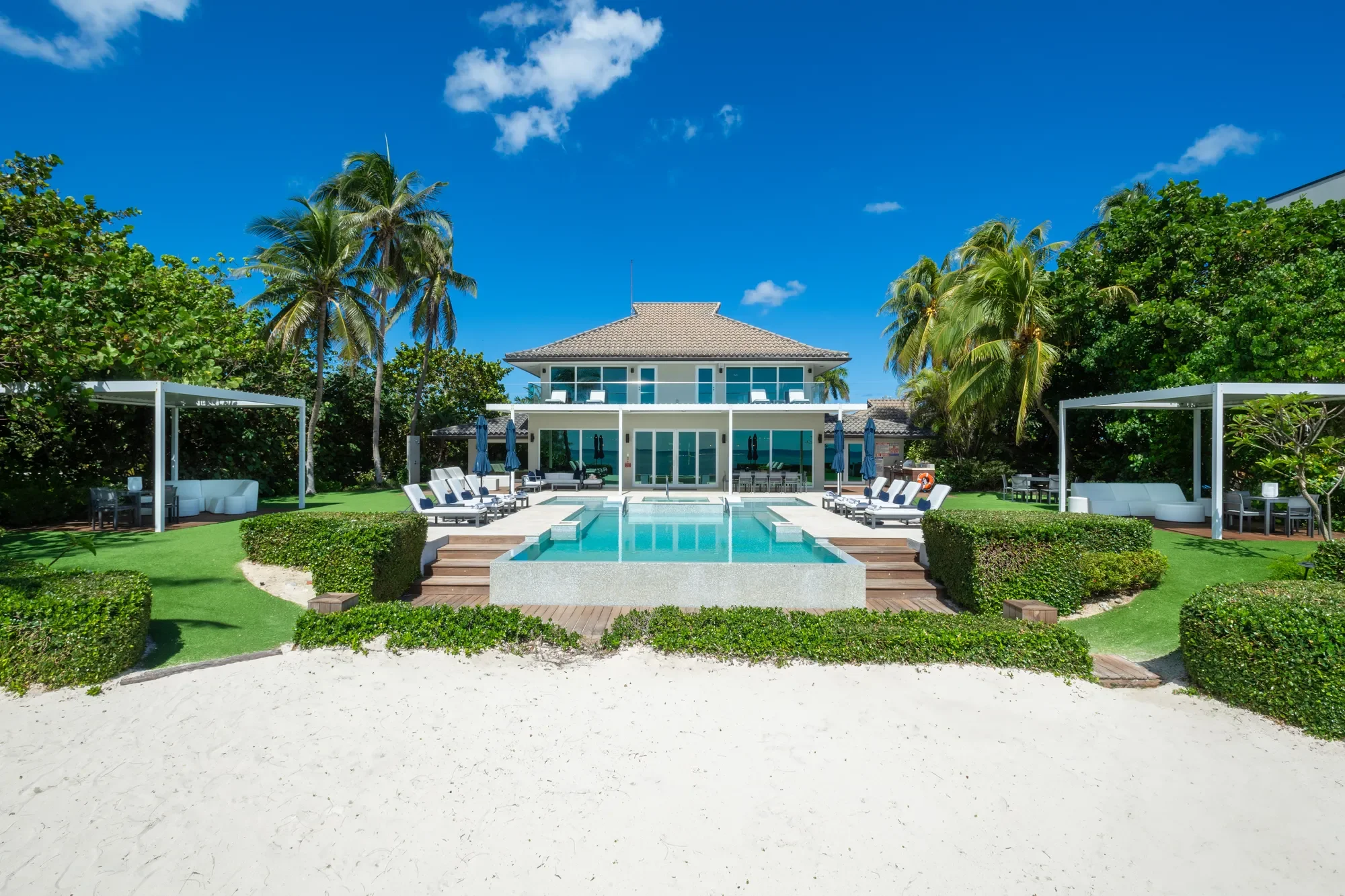 Exterior photo 9
