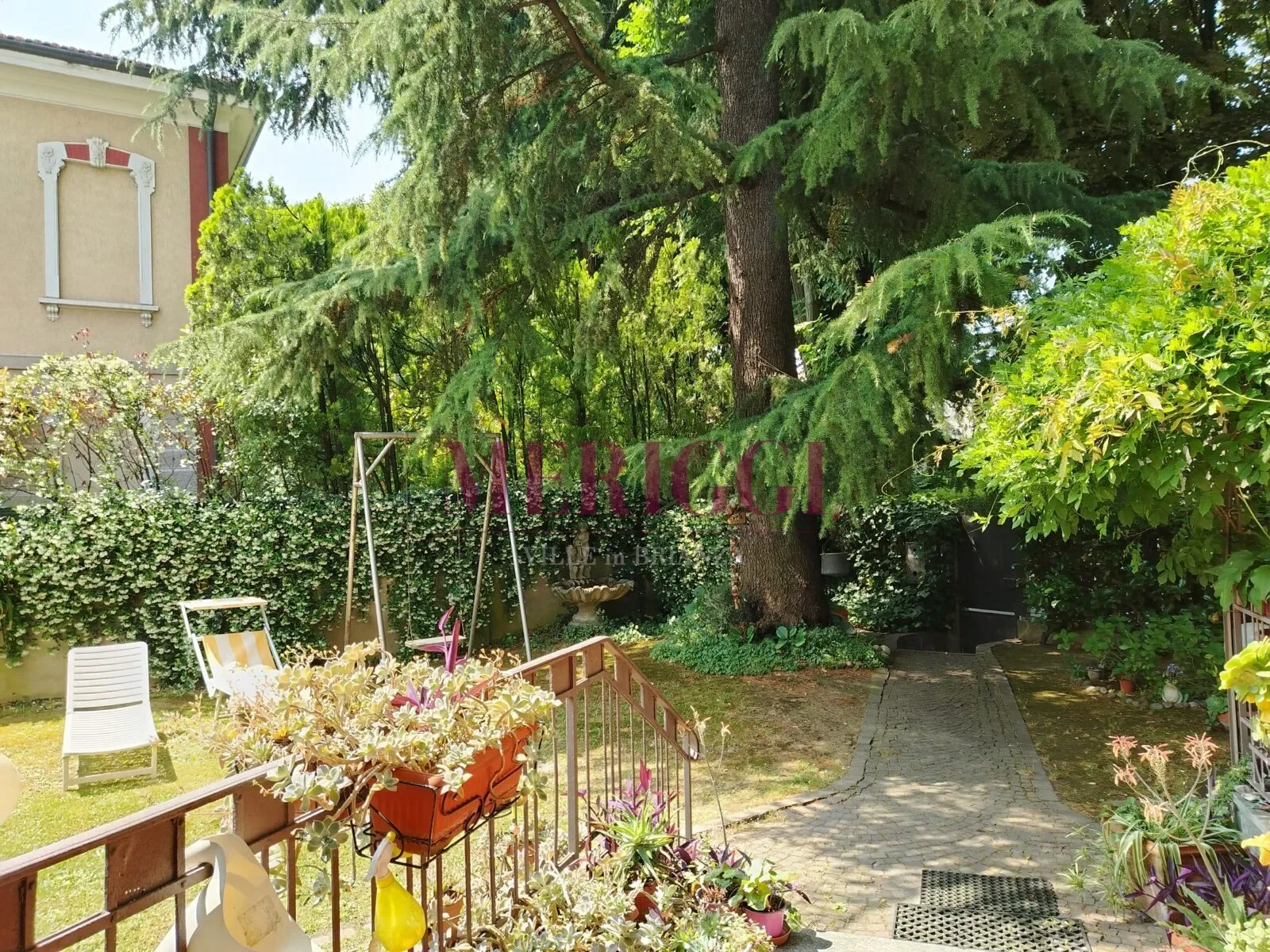 Viale dei Tigli, Cusano Milanino, Lombardy, Italy. - Photo 31