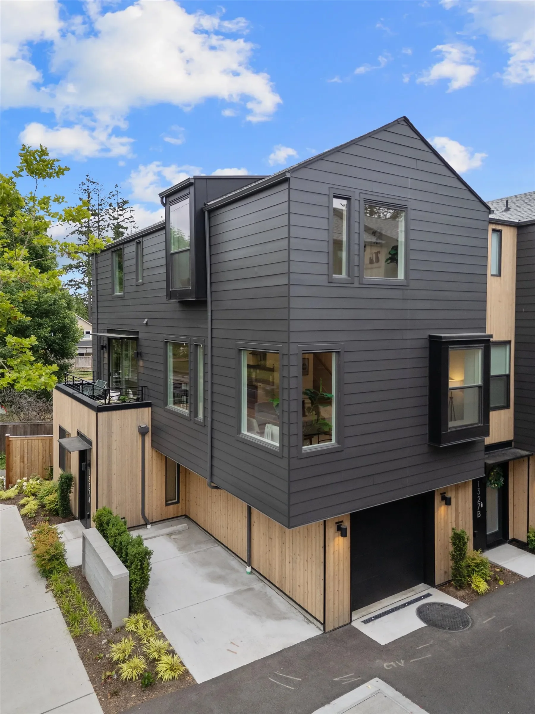 1327 N 185th St Unit #A , Shoreline, WA 98133, Seattle, Washington, United States. - Photo 30