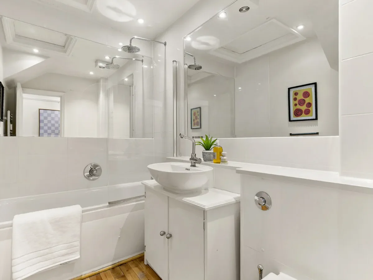 Bassett Road, London, W10, London, England, United Kingdom. - Photo 5