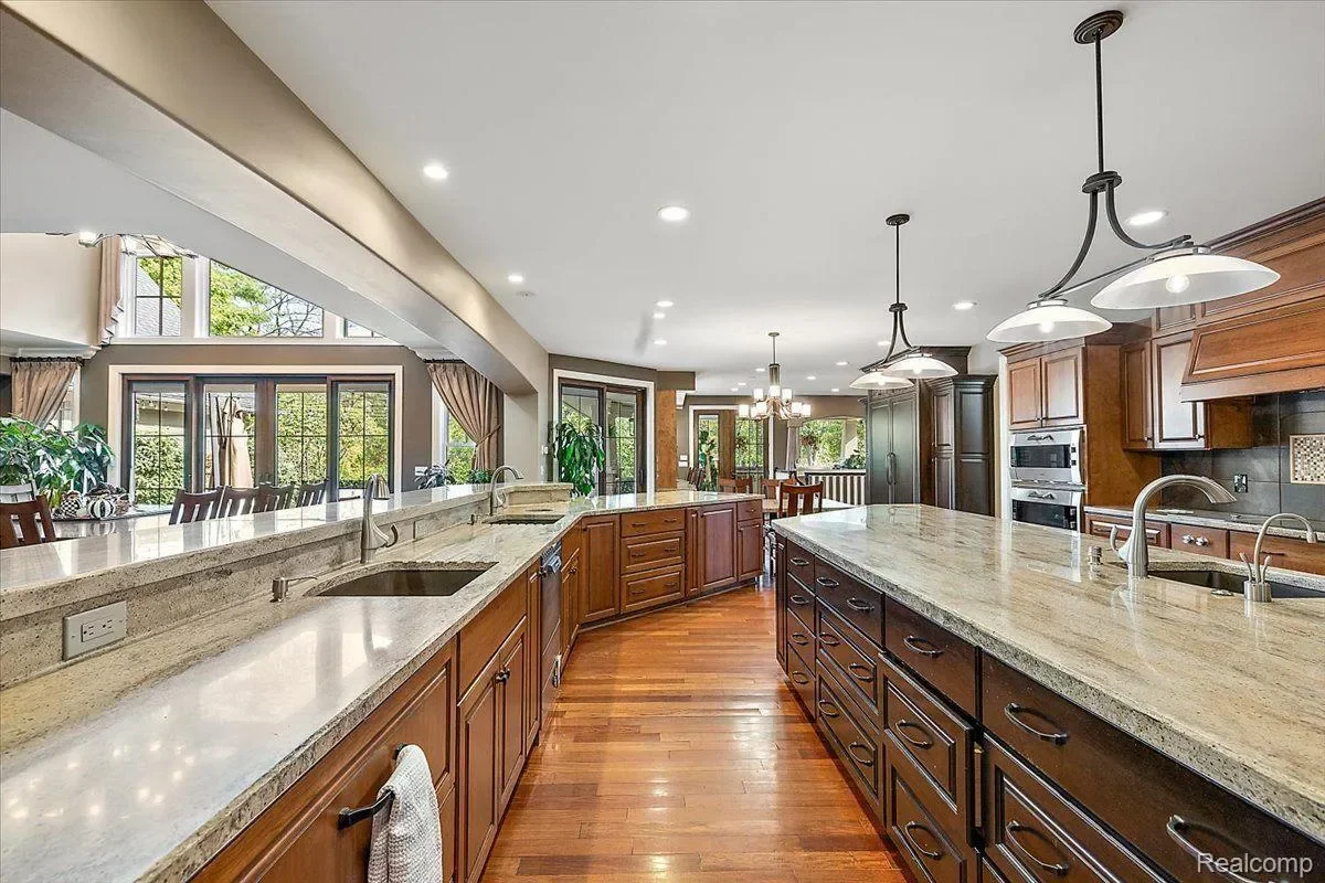 1330 Oxford Road, Bloomfield Charter Township, MI 48304, Birmingham, Michigan, United States. - Photo 13