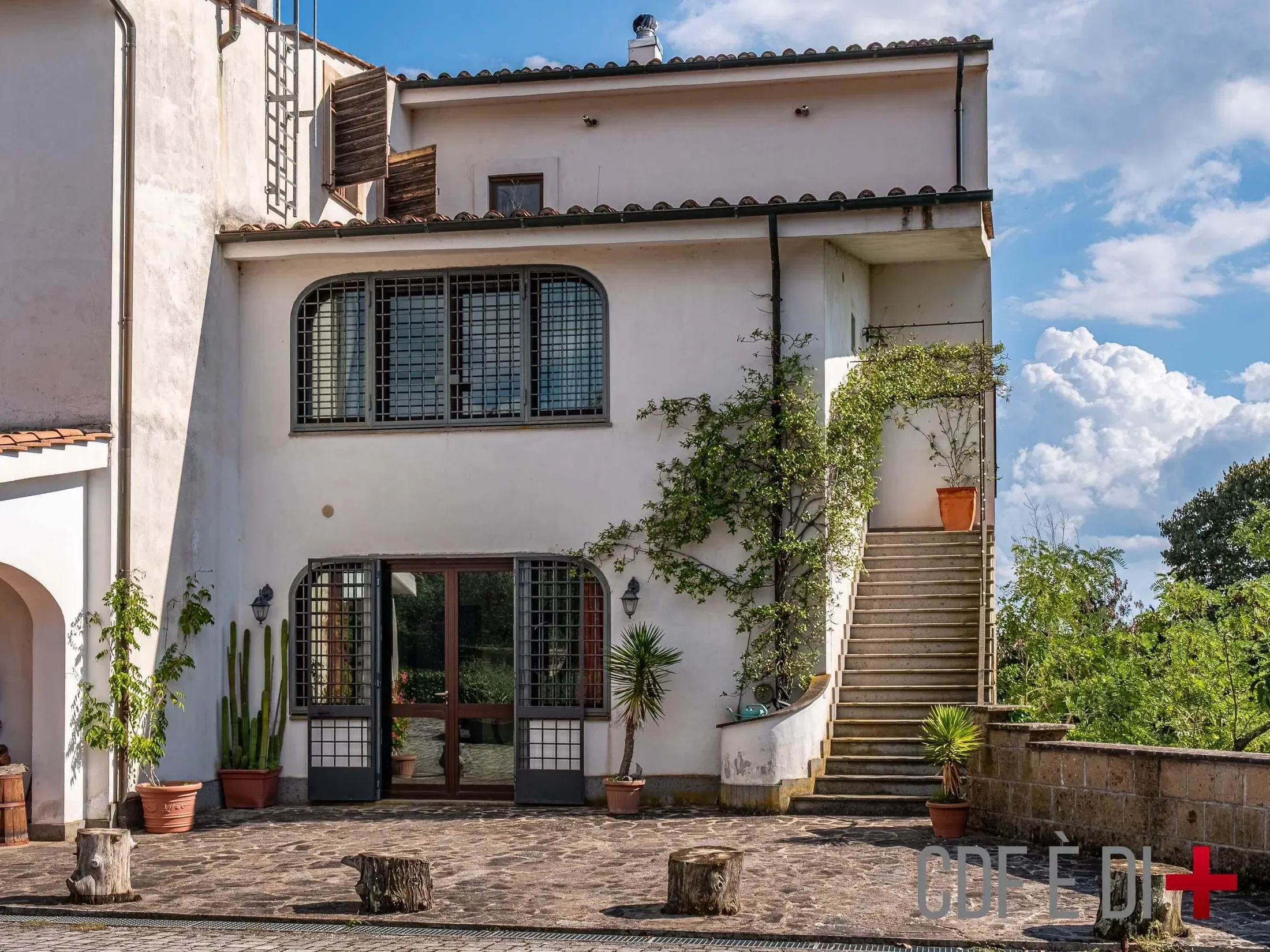 Exterior photo 10