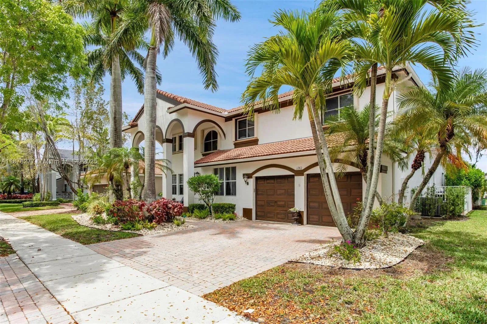 1242 Peregrine Way, Weston, Florida, United States. - Photo 7