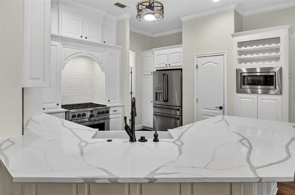 1007 Bentwater Parkway, Granbury, Texas, United States. - Photo 7