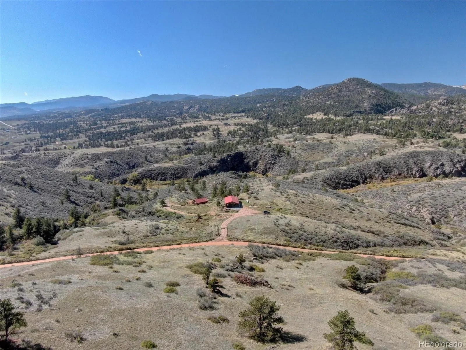 Single Family Residence in Lyons