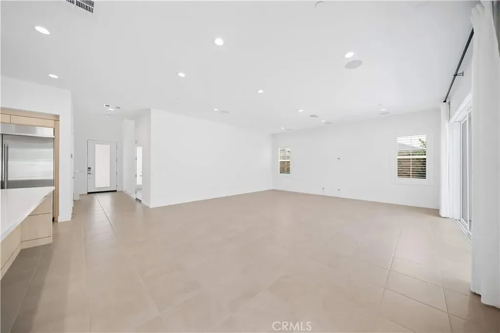 360 Riverbend, Lake Forest, California, United States. - Photo 8