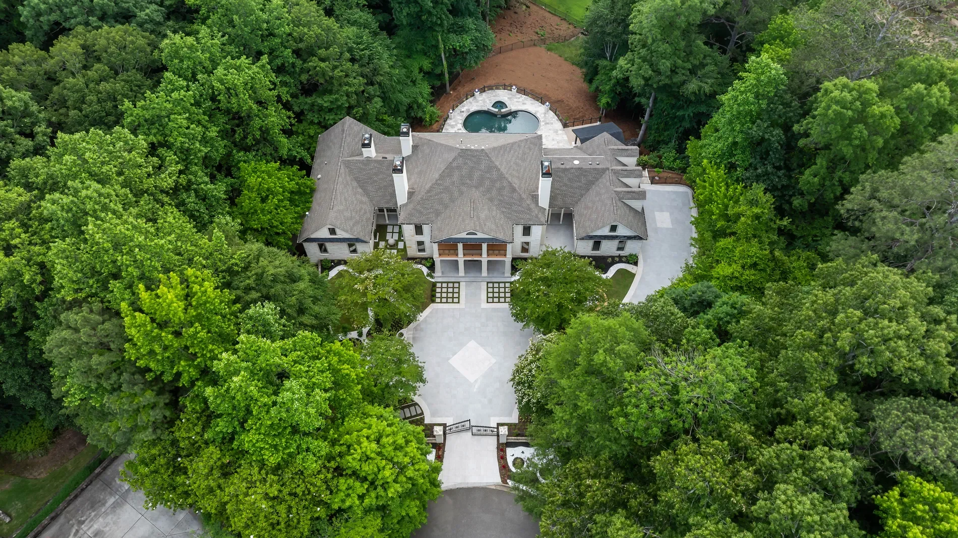Exterior photo 12