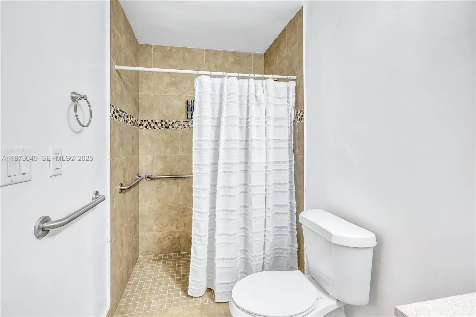 3211 Calle Largo Dr, Hollywood, Florida, United States. - Photo 17