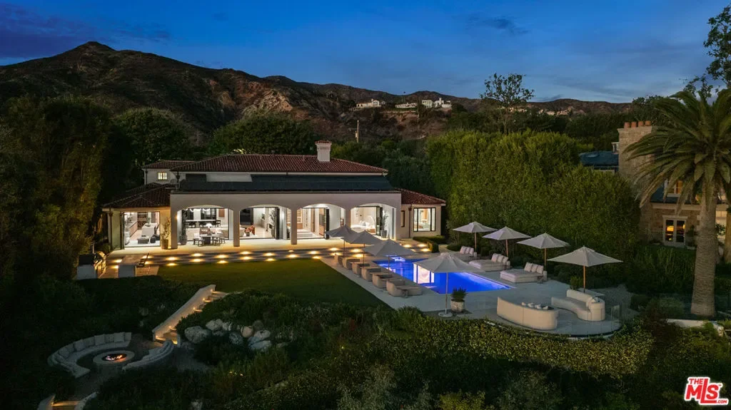 24824 Pacific Coast Highway, Malibu, California, United States. - Photo 3