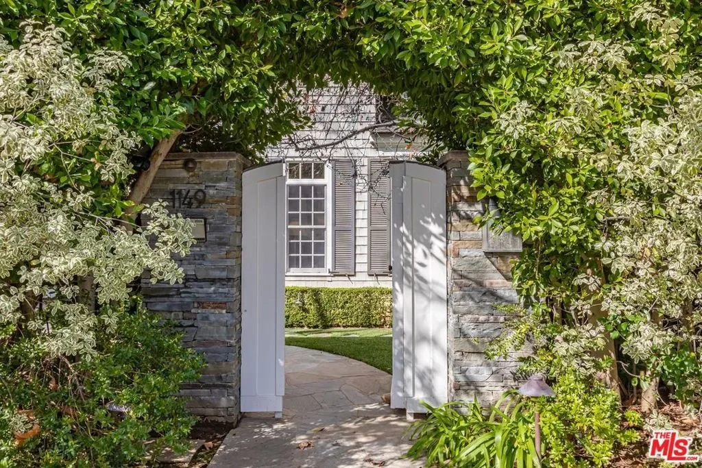 1149 Amalfi Drive, Los Angeles, California, United States. - Photo 12