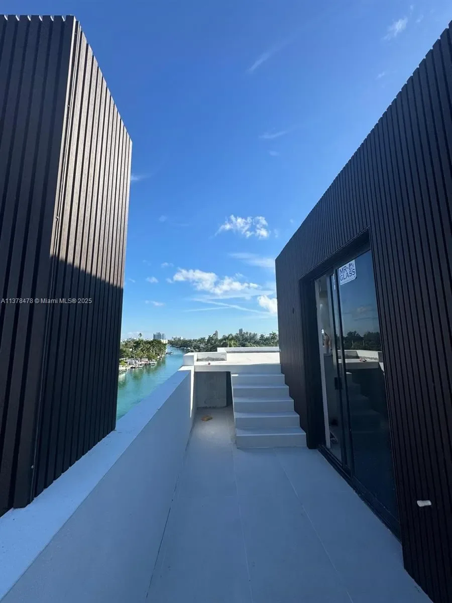 7300 Trouville Esplanade 3, Miami Beach, Florida, United States. - Photo 3
