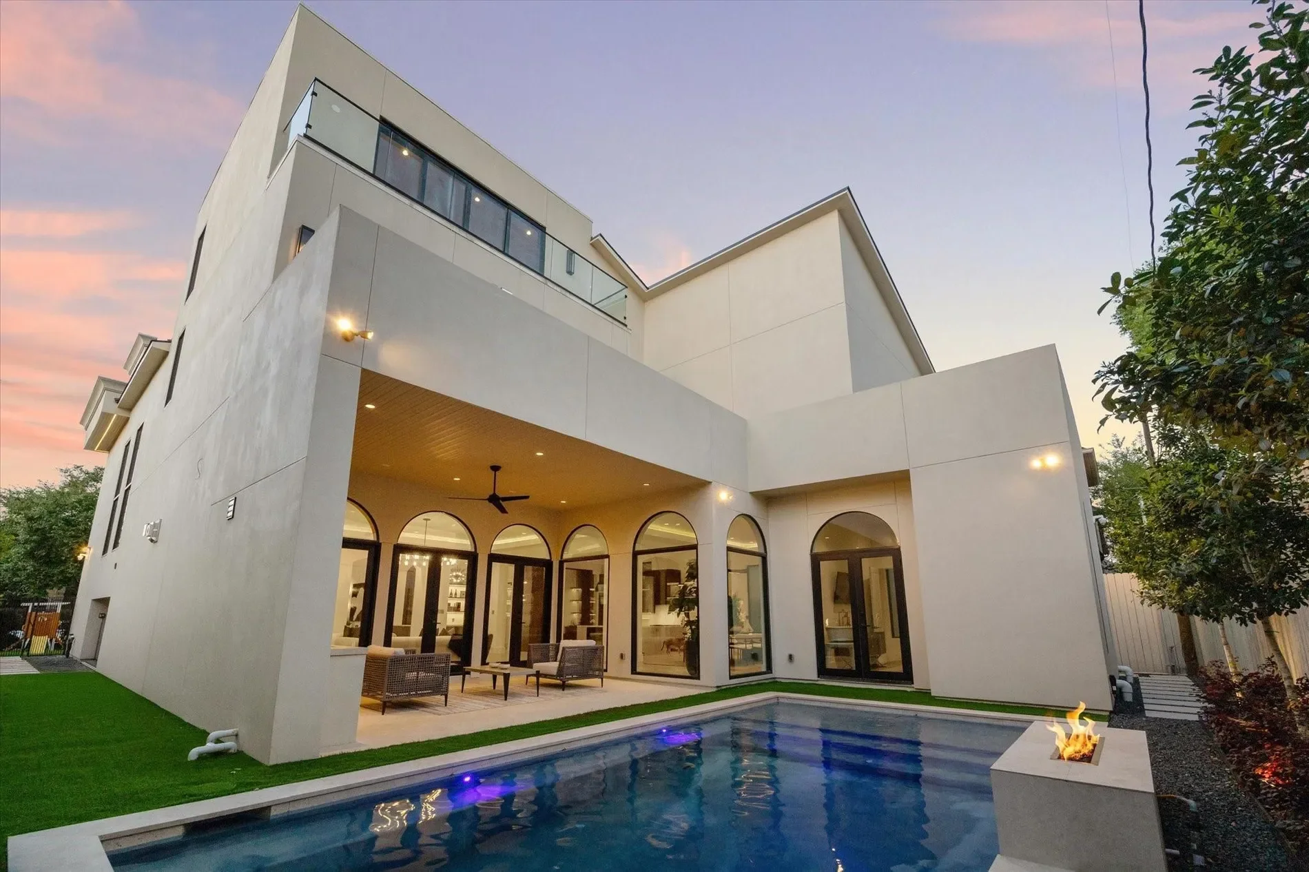 Exterior photo 11