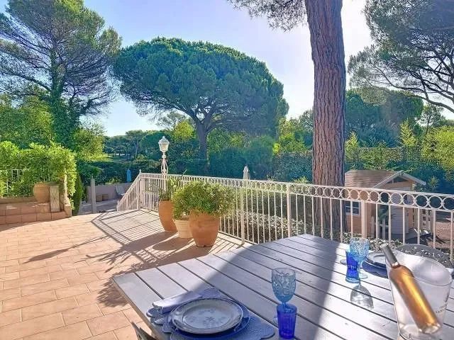 Saint-Raphaël, Provence-Alpes-Côte d'Azur, France. - Photo 33