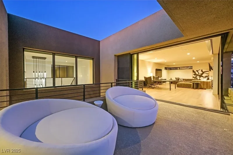 807 Magnum Cliff Court, Henderson, Nevada, United States. - Photo 52