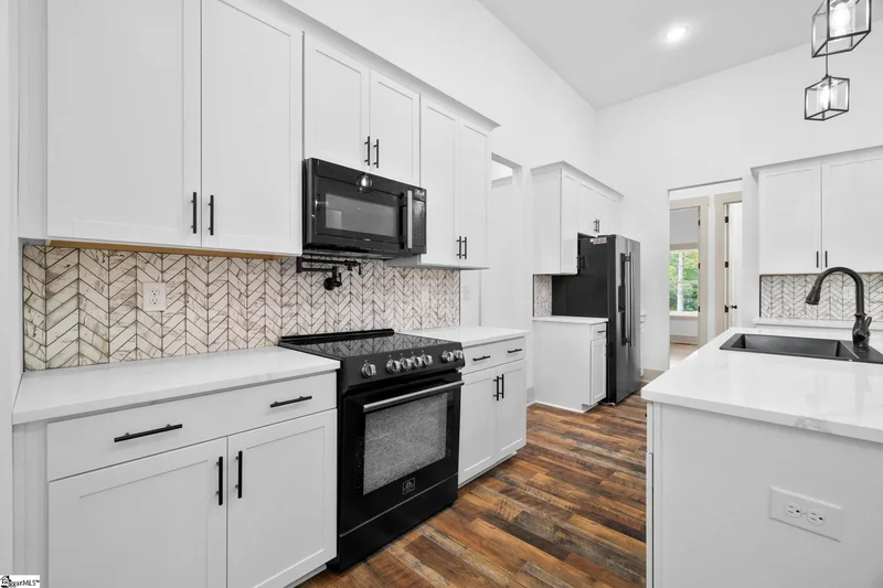 6025 Highway 101 N, Gray Court, SC 29645, Gray Court, South Carolina, United States. - Photo 12