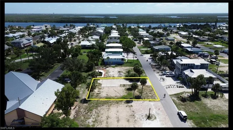 111 Bay Mar DR, Fort Myers Beach, Florida, United States. - Photo 2