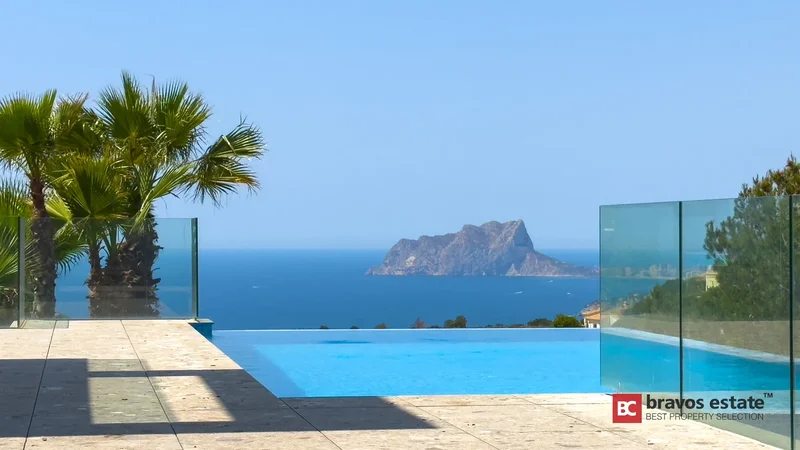 Luxury Villa with Panoramic Sea Views in Cumbre del Sol