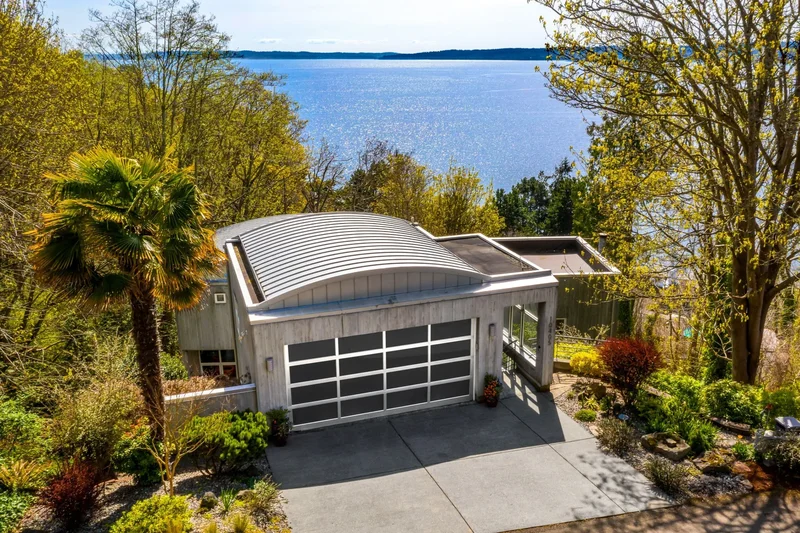 10405 47th Ave SW, Burien, Washington, United States. - Photo 2