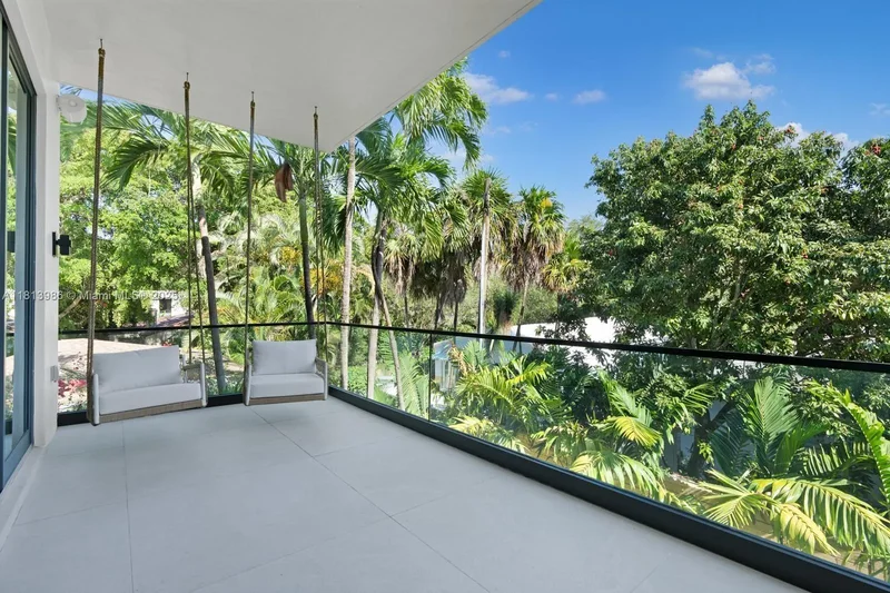 4010 Park Ave, Miami, Florida, United States. - Photo 21