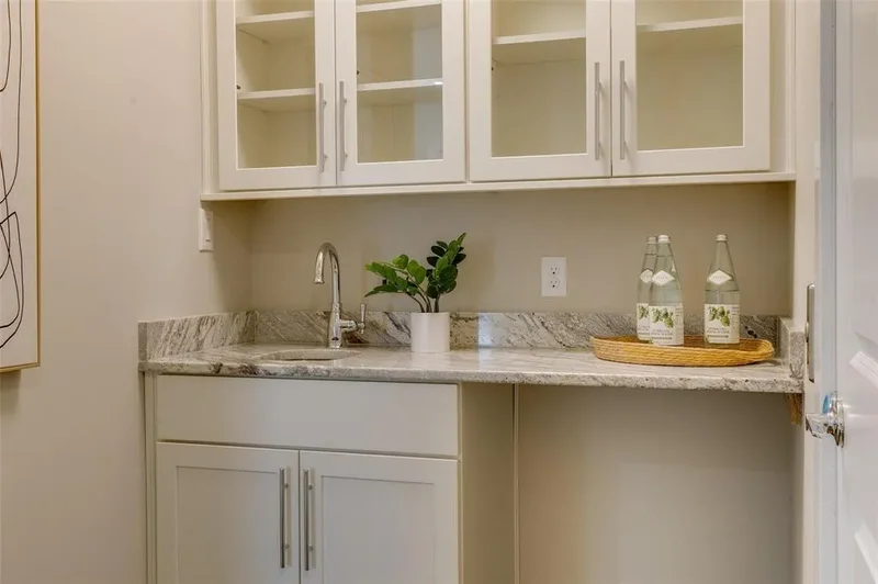 381 E Greenbriar Lane 804, Dallas, Texas, United States. - Photo 17