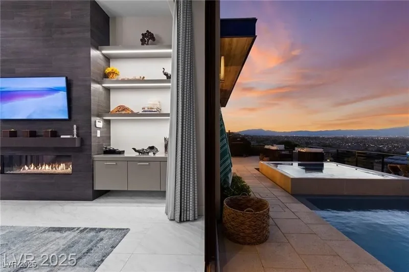 387 Solitude Peak Lane, Henderson, Nevada, United States. - Photo 11