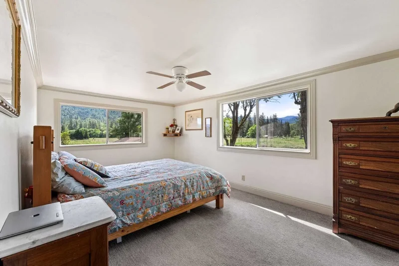 20541 Williams Highway , Williams, OR 97544, Williams, Oregon, United States. - Photo 17