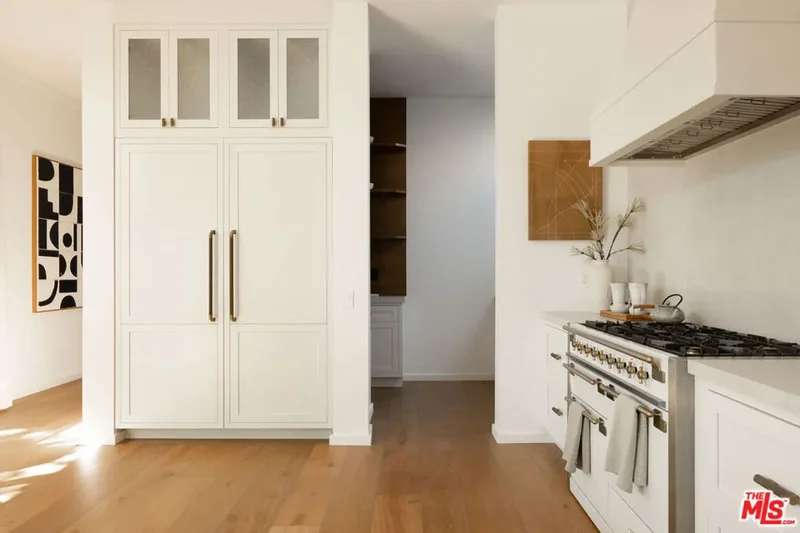 745 Sunset Avenue, Los Angeles, California, United States. - Photo 9