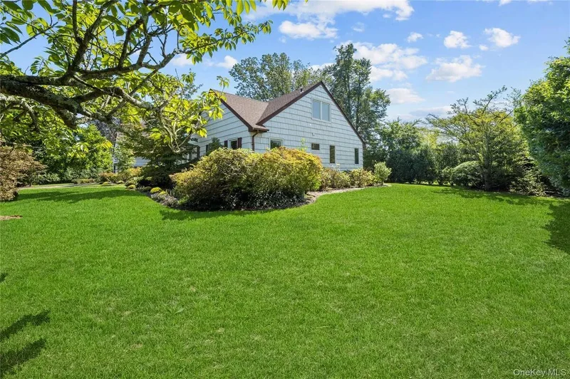 1 Willow Lane, Hewlett Harbor, New York, United States. - Photo 32