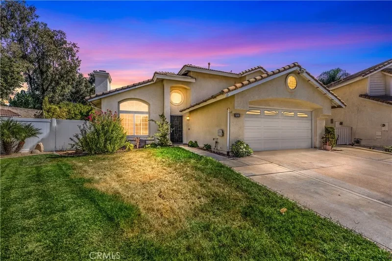 4 Bedrooms Single Family Detached