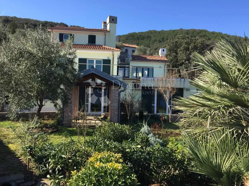 House Valun, Cres, 284,67m2