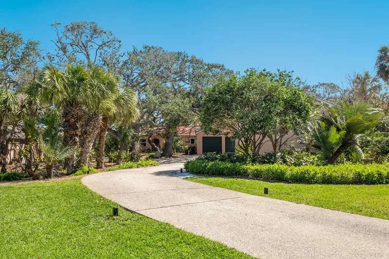 1049 N Casey Key Road, Osprey, FL 34229, Osprey, Florida, United States. - Photo 13