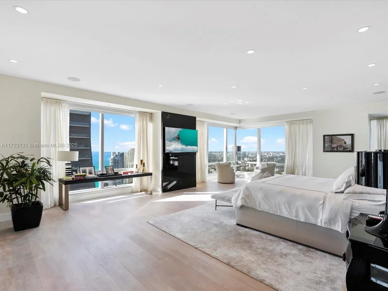 1425 Brickell Ave 52BC, Miami, Florida, United States. - Photo 25