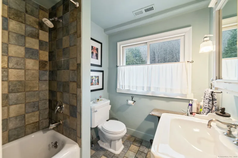 337 Main Street South, Woodbury, Connecticut, United States. - Photo 35