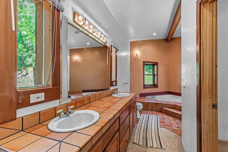 24041 Highway 140, Eagle Point, OR, 97524, USA, Bly, Oregon, United States. - Photo 13