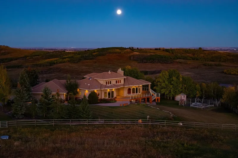 Equestrian Living, Elevated