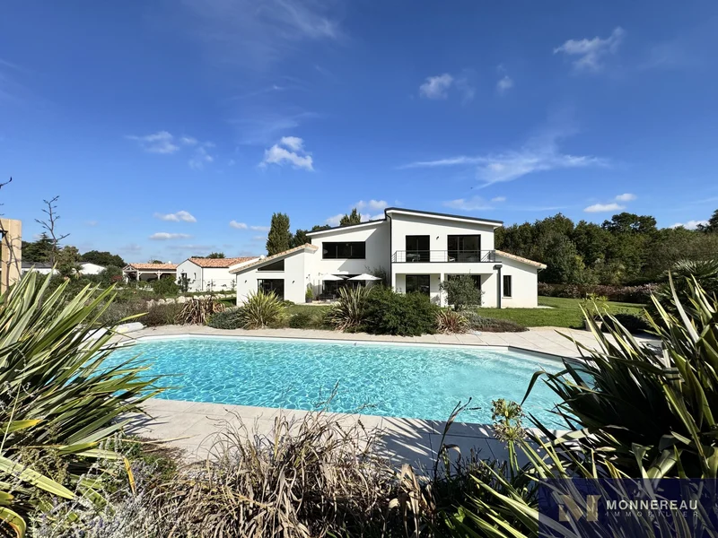 Le Chay, Nouvelle-Aquitaine, France. - Photo 10