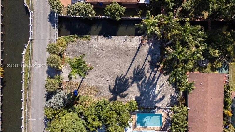 848 NW 18th Ave, Miami, Florida, United States. - Photo 3