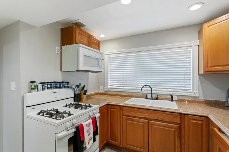 3888 W 8700, West Jordan, UT 84088, West Jordan, Utah, United States. - Photo 17